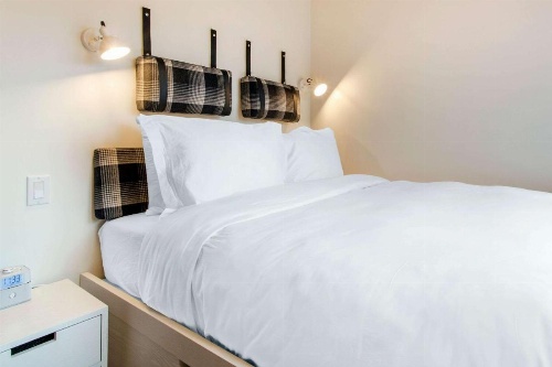 Gowanus Inn & Yard image 20