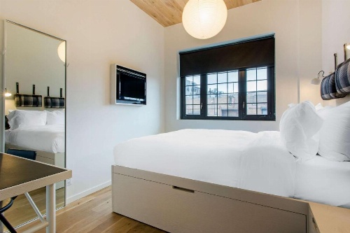 Gowanus Inn & Yard image 6